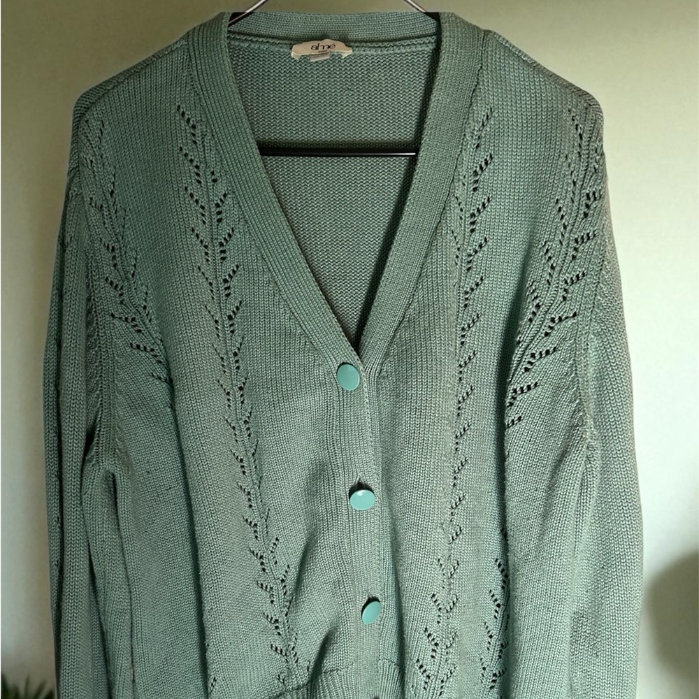 Elegant Green Knit Cardigan with Embroidery